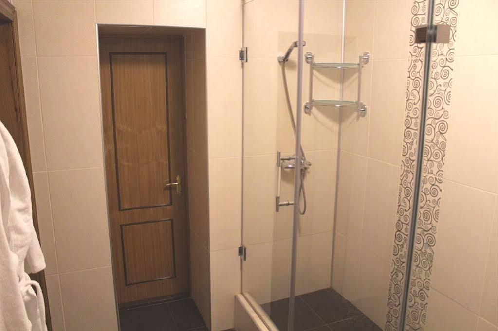 Hotel Tourist アスターナ エクステリア 写真
