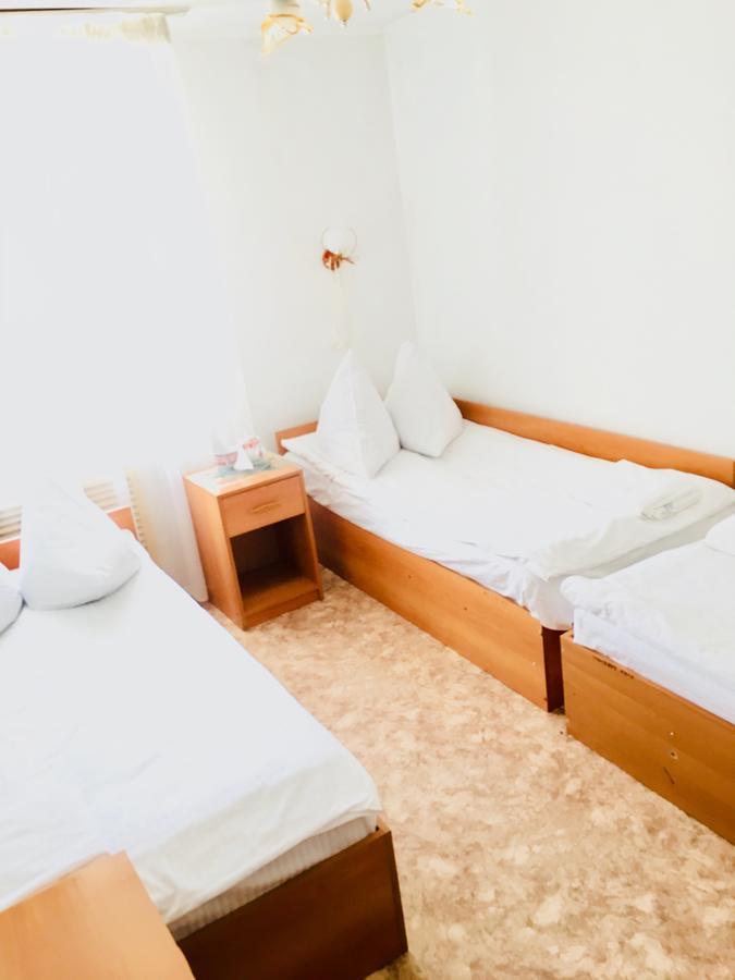 Hotel Tourist アスターナ エクステリア 写真