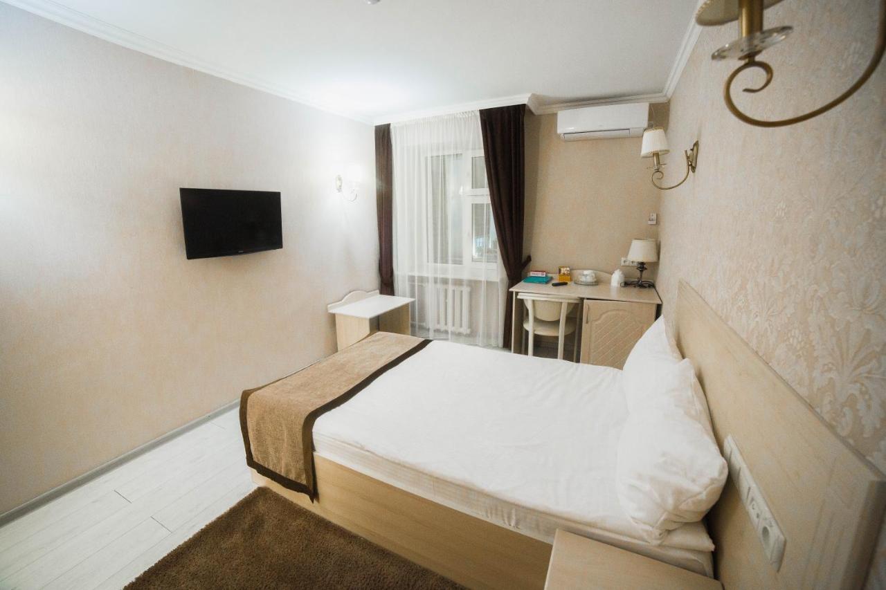 Hotel Tourist アスターナ エクステリア 写真