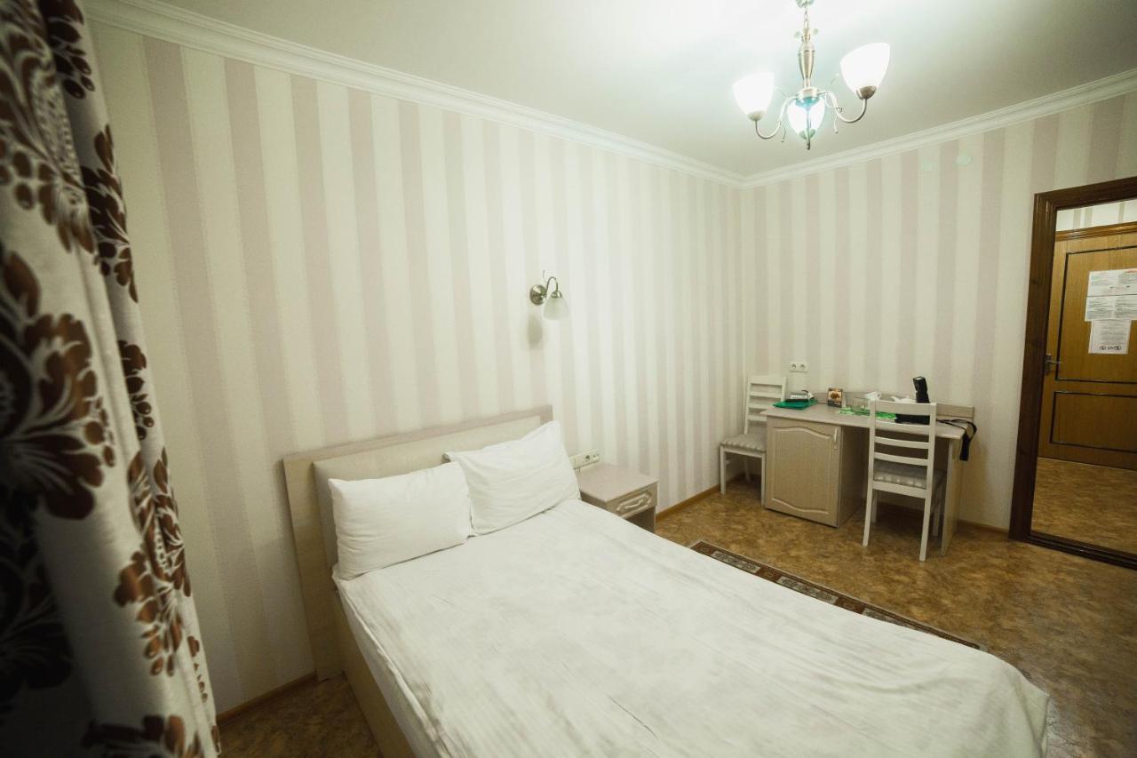 Hotel Tourist アスターナ エクステリア 写真