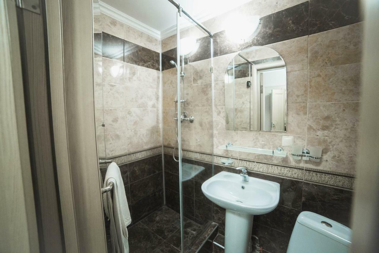 Hotel Tourist アスターナ エクステリア 写真
