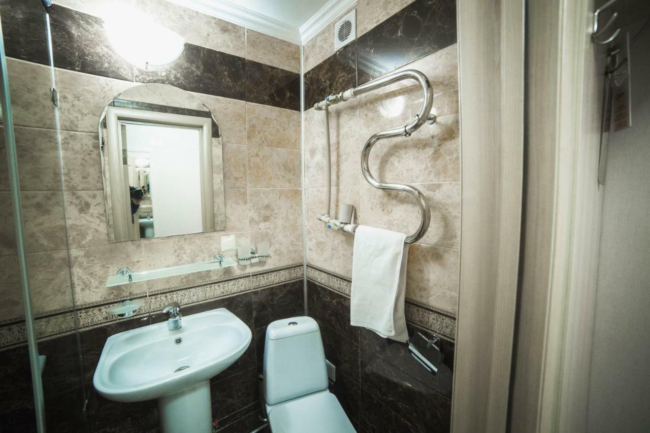 Hotel Tourist アスターナ エクステリア 写真